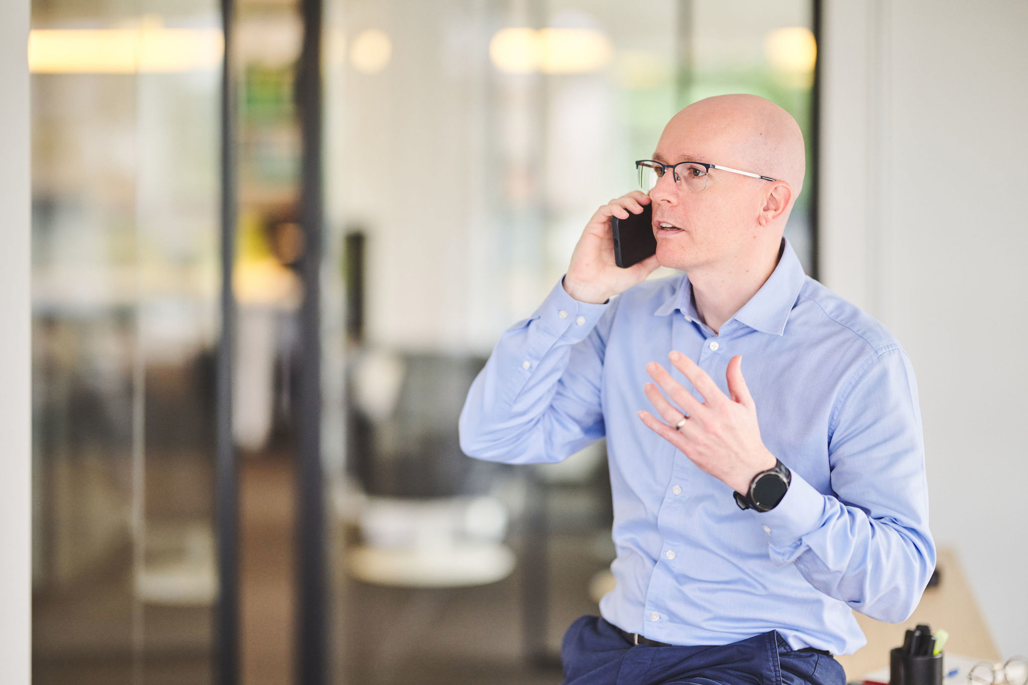 Pieter Calus belt met gsm